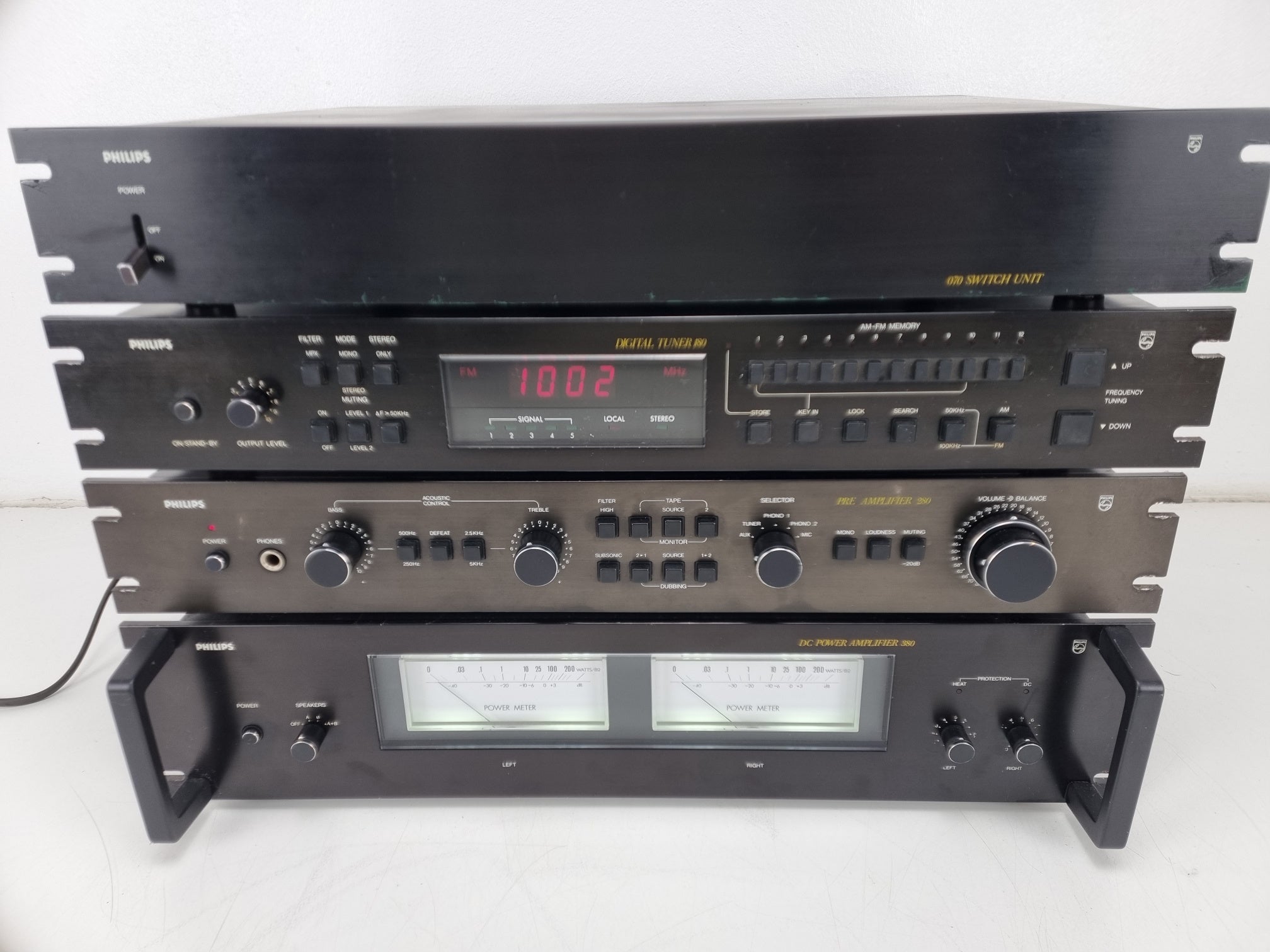 Philips 070 schakelunit - 180 tuner - 280 voorversterker - 380 DC-eindversterker - volledig nagekeken set