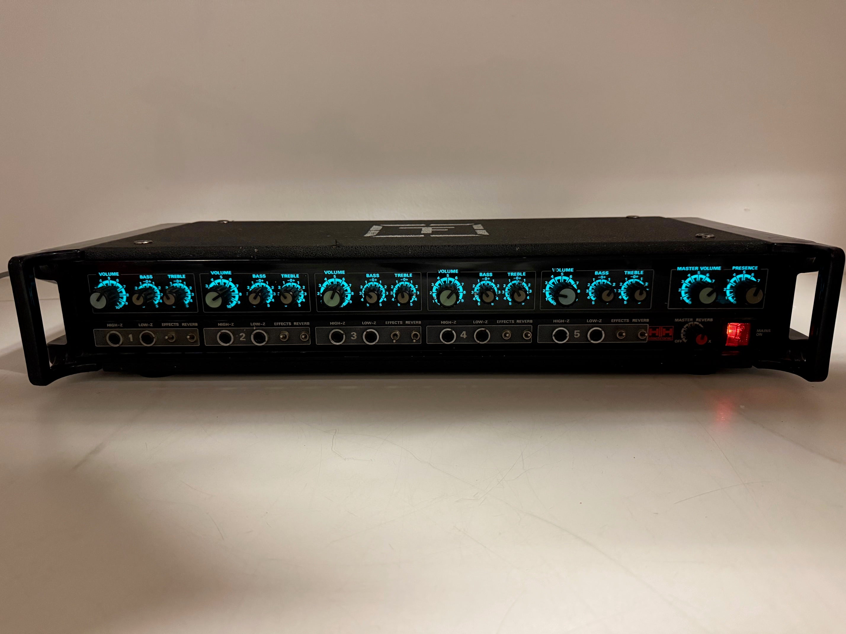 H&H MA150 5-kanaals mixerversterker met ingebouwde veergalm