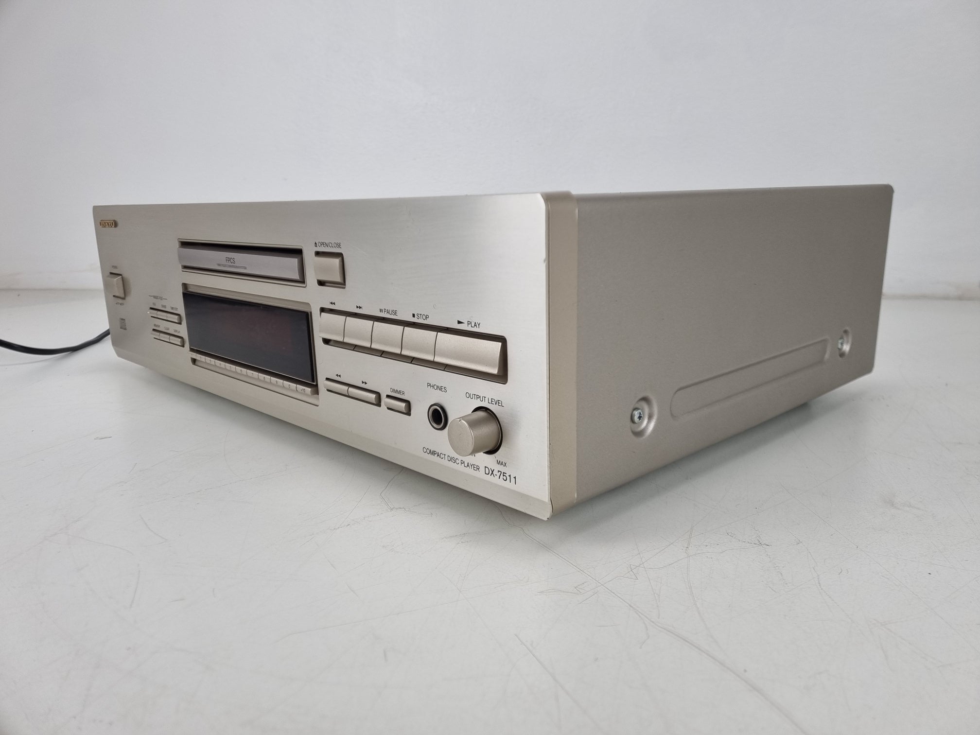 Onkyo DX-7511 - Compact Disc Player - Sold as is!