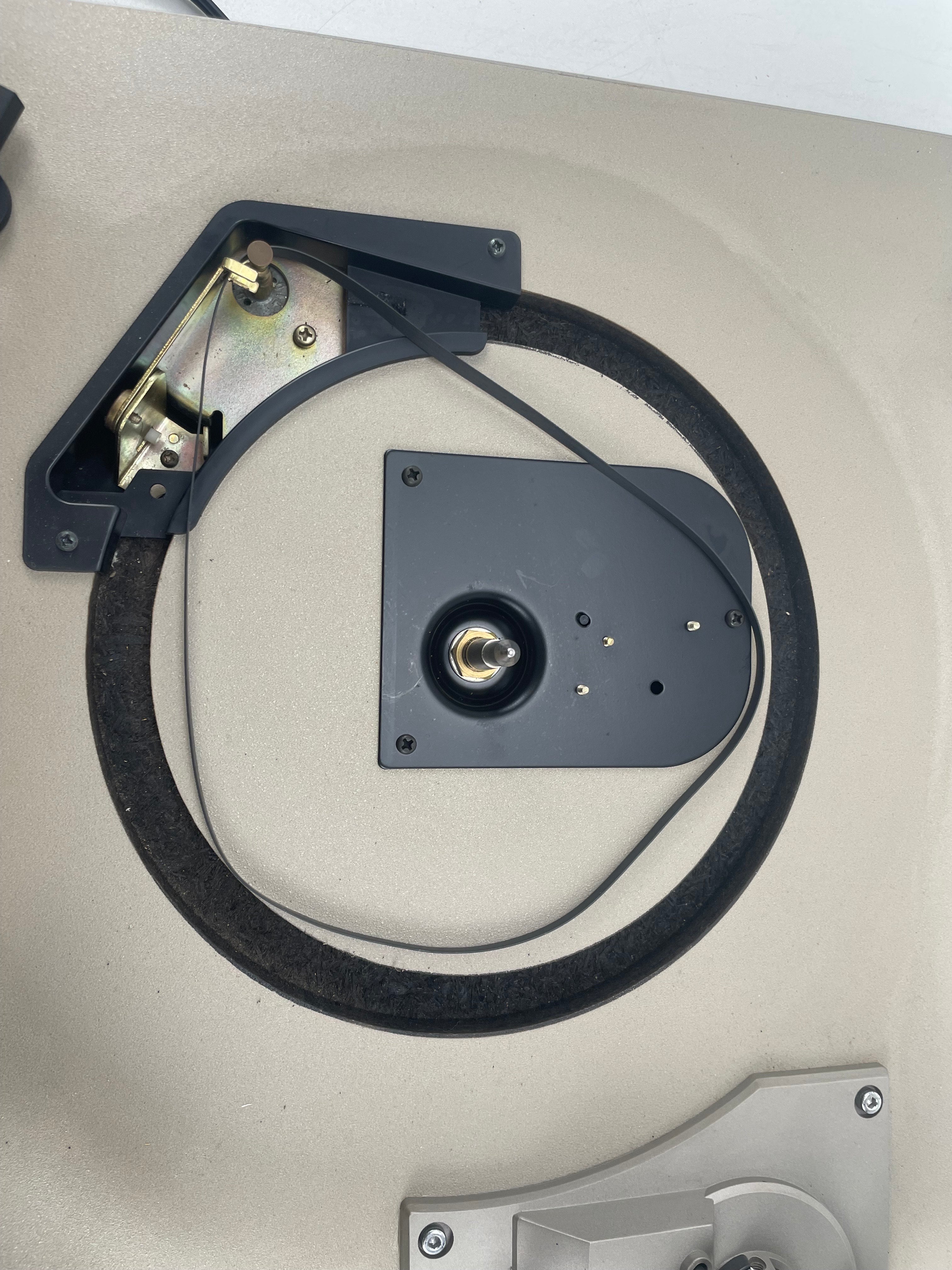 Pioneer Stereo Turntable PL-512 with Excel Es70s cartridge - Not so nice cover