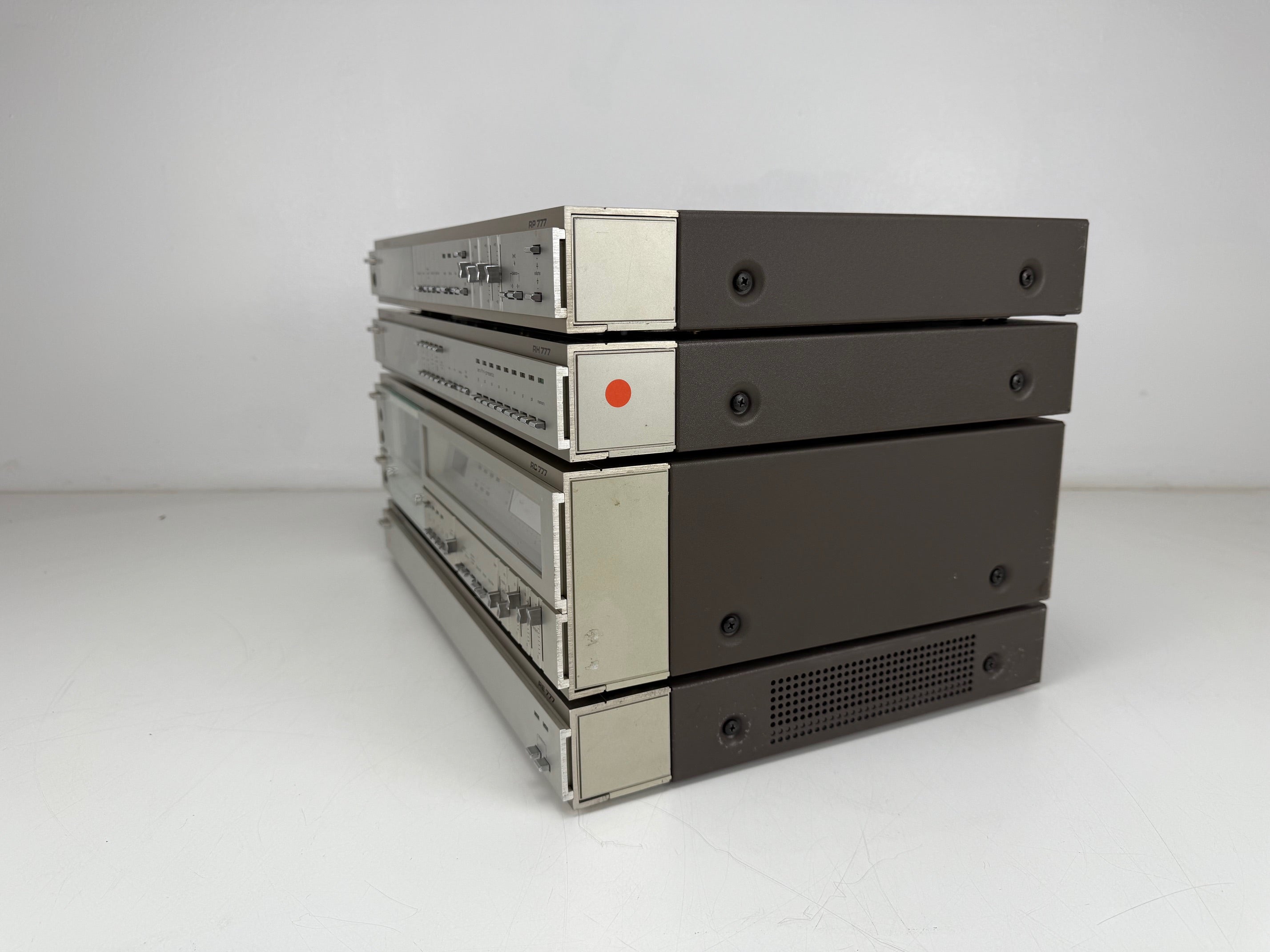 Siemens RP777 Pre-Amp / RH777 Tuner / RC777  Cassette Deck / RE777 Power Amp