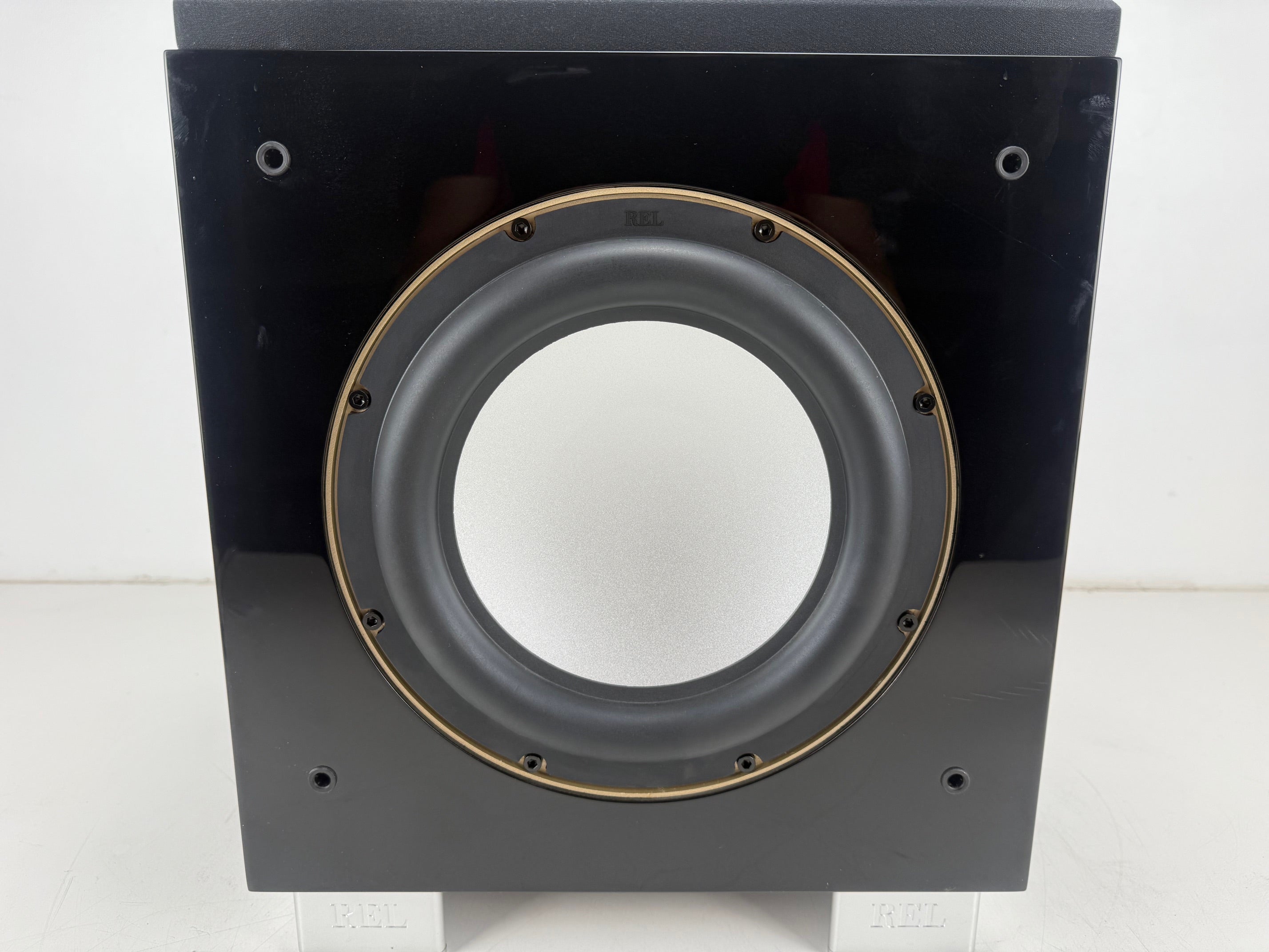 Rel Acoustic LTD S/3 SHO actieve subwoofer met trolley