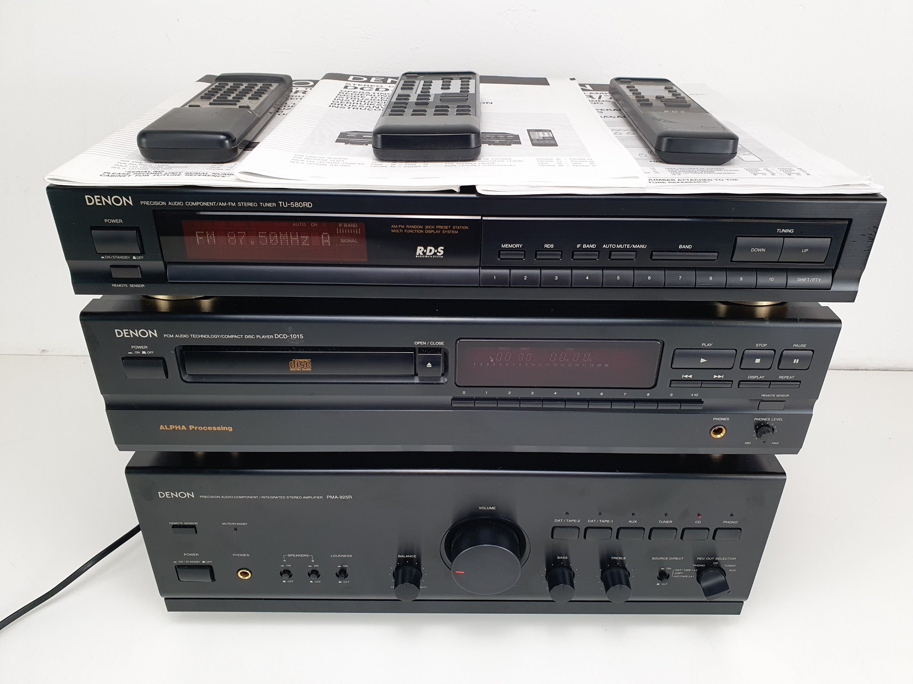 Denon PMA-95R (gereviseerd) versterker - DCD-1015 cd-speler - TU-580RD tuner - Inclusief afstandsbedieningen en handleidingen