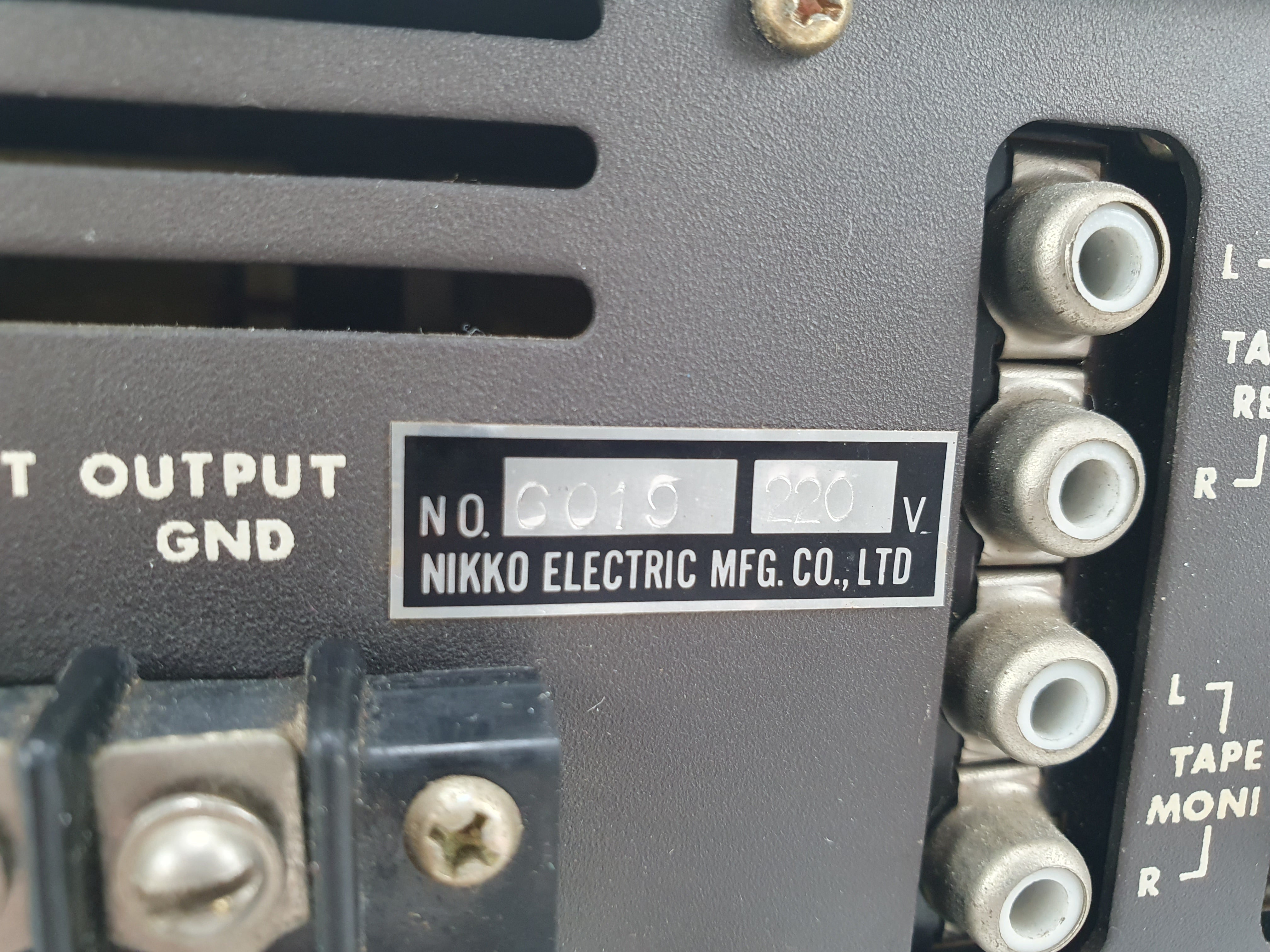 Nikko TRM40LA stereo solid-state versterker - onderhoud uitgevoerd