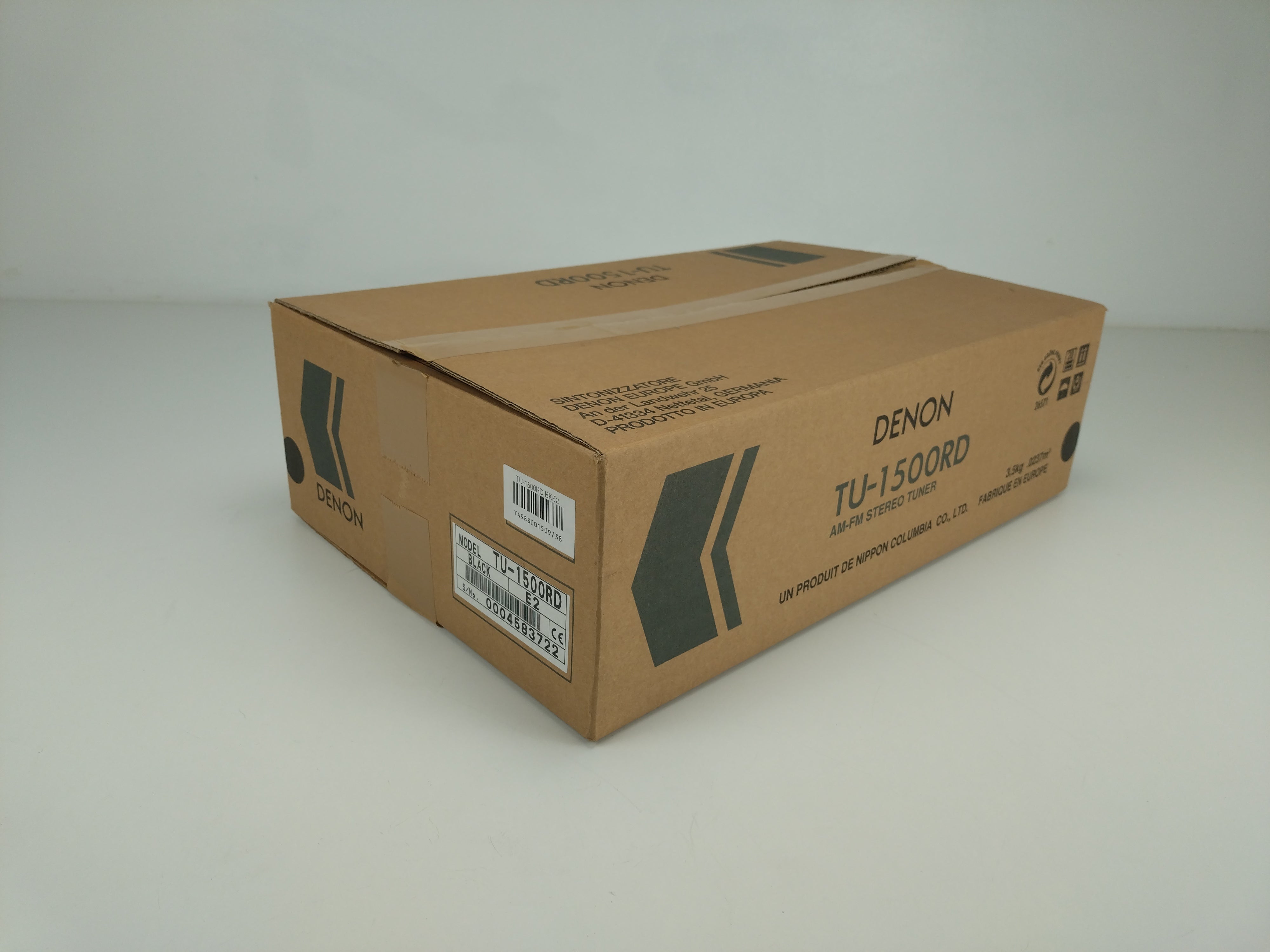 Denon TU-1500RD AM-FM Stereo Tuner in original box in mint condition