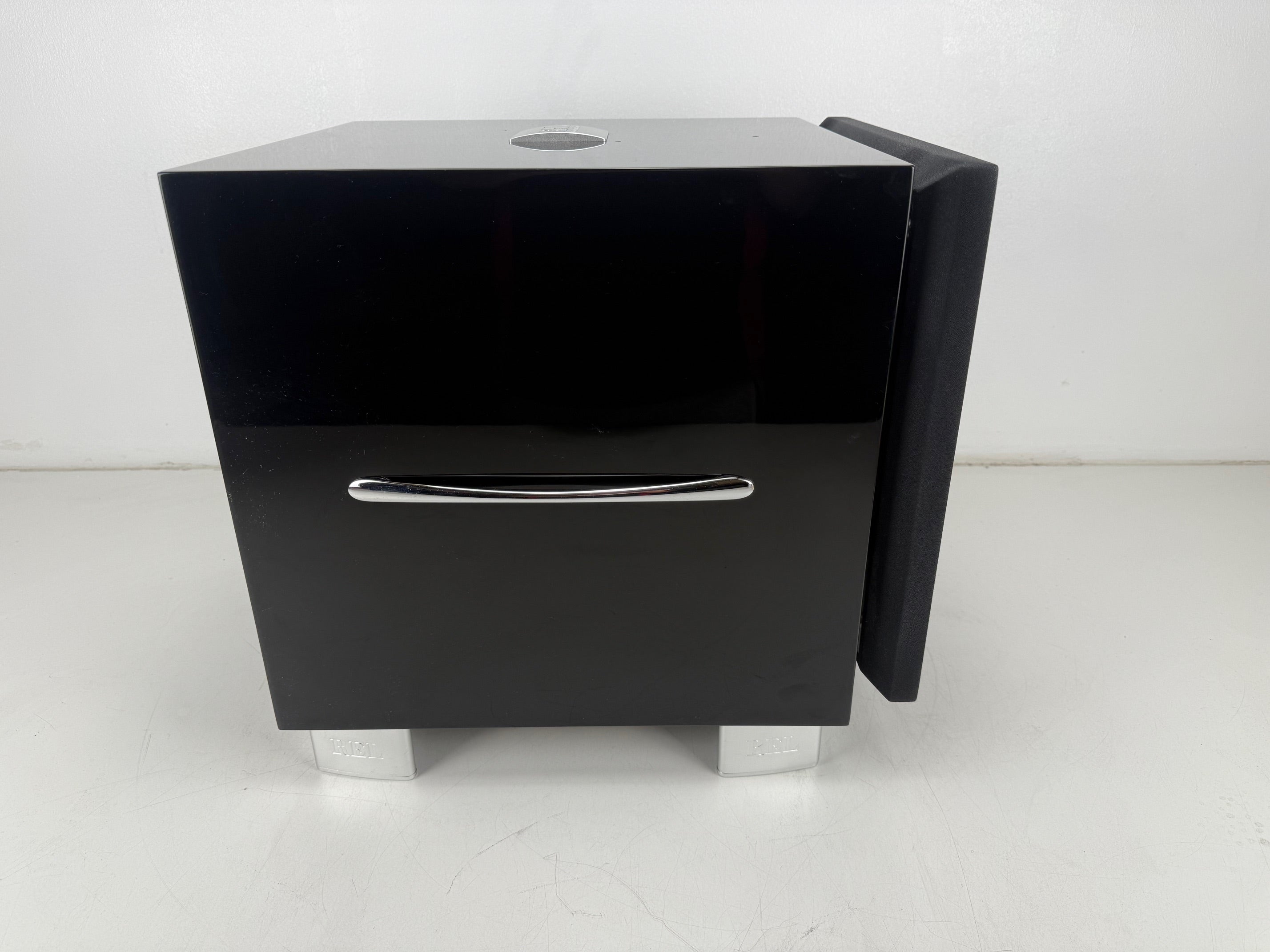 Rel Acoustic LTD S/3 SHO actieve subwoofer met trolley
