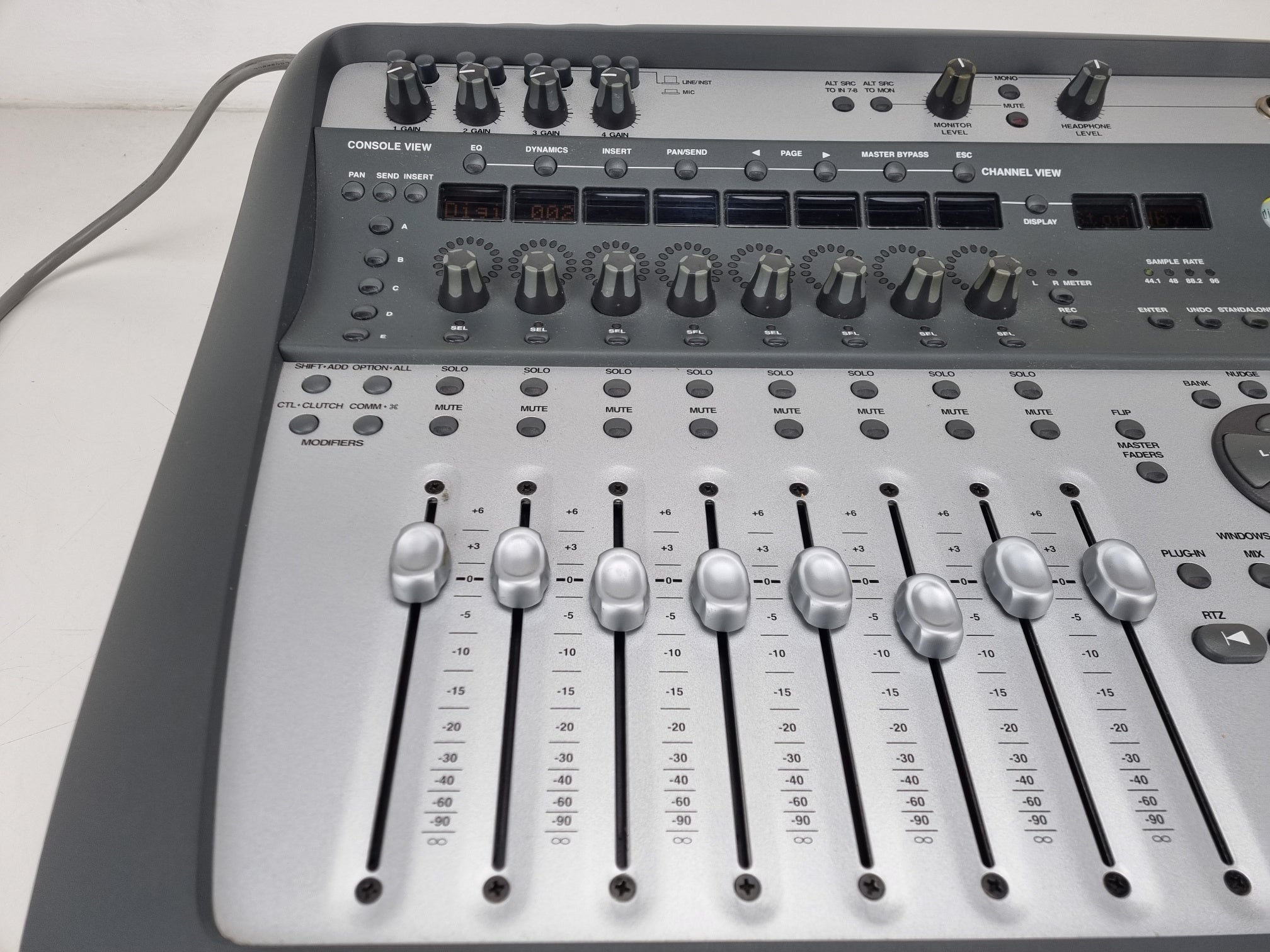 Digidesign DIGI 002 - Digitale audio-interfaceconsole - getest op vermogen