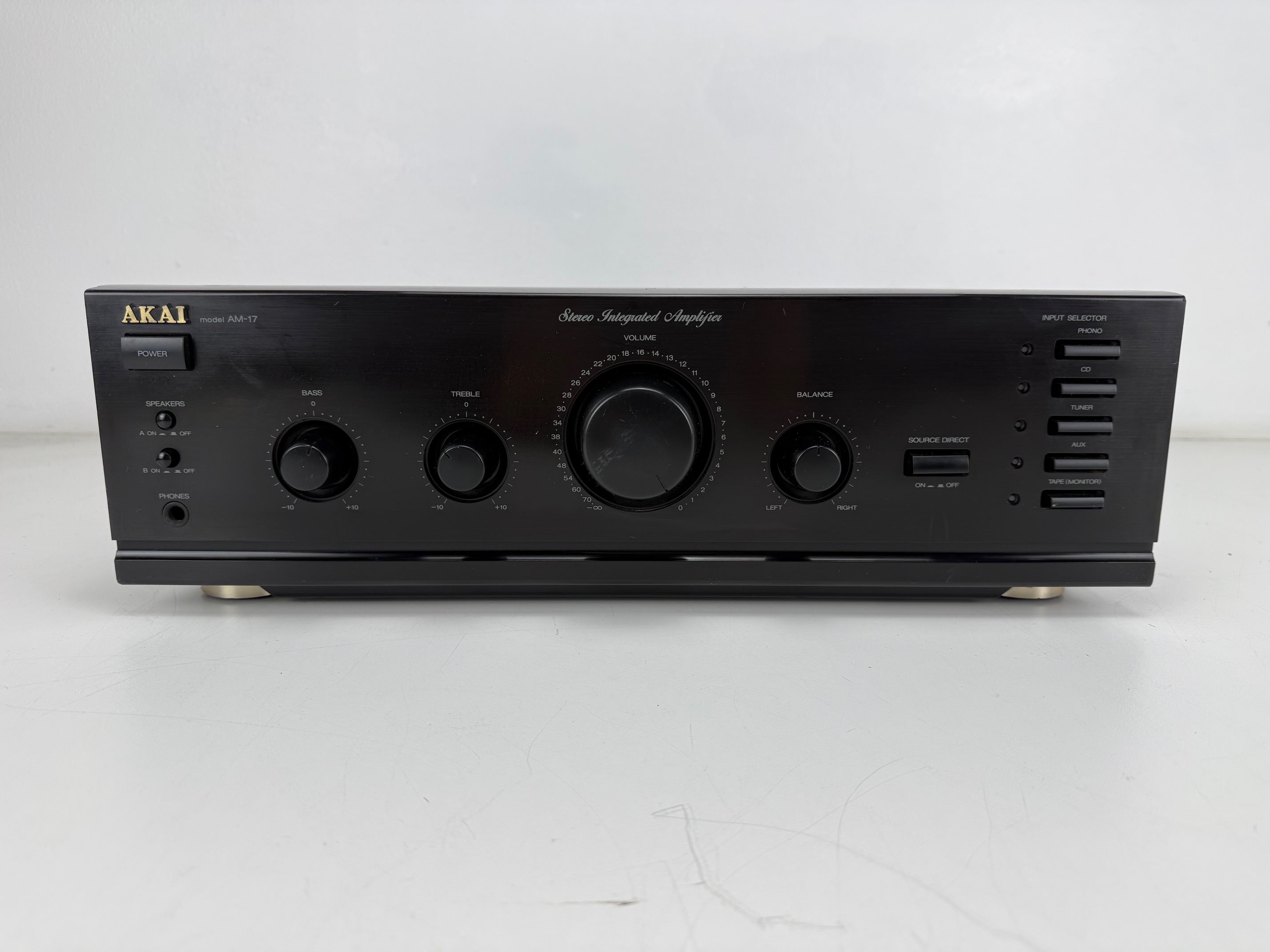 Akai Model AM-17 Stereo Geïntegreerde Versterker - 35 watt bij 8 ohm