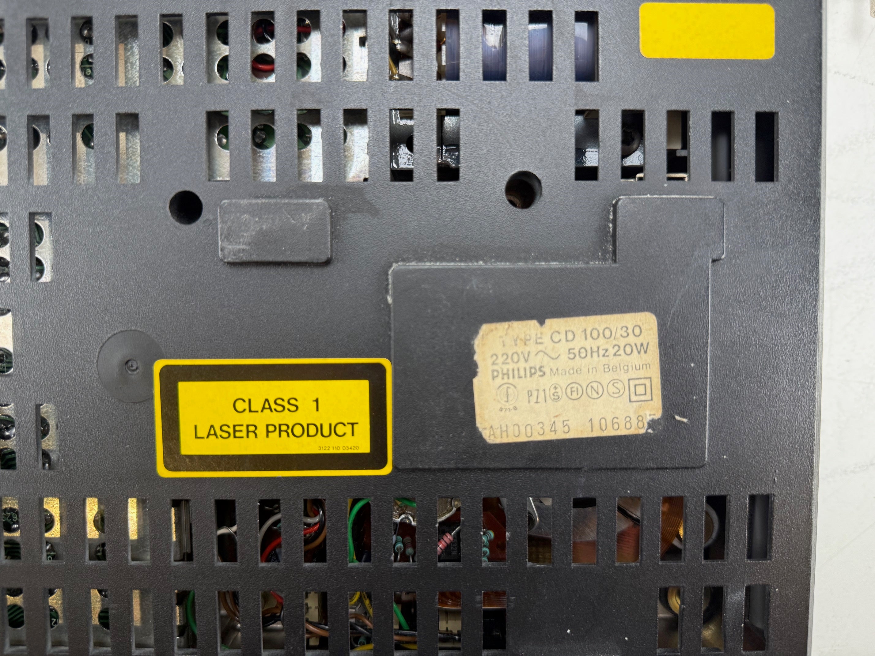 Philips - CD100 Compact Disc Player - Recapped - Manual - Made in Belguim