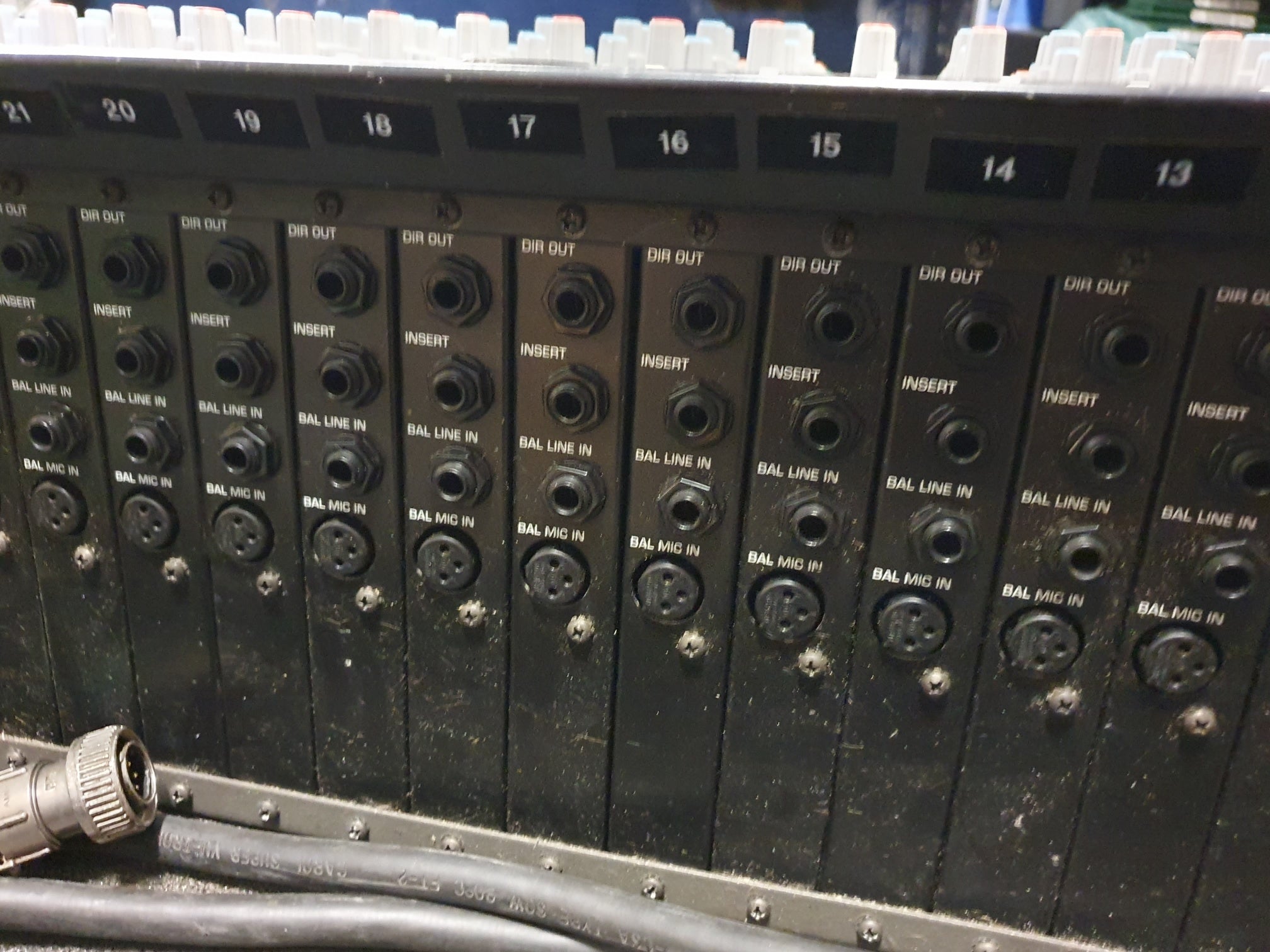 Crest Audio live/studio console - 32-8-2 - Incl PSU and flightcase - Sold as is