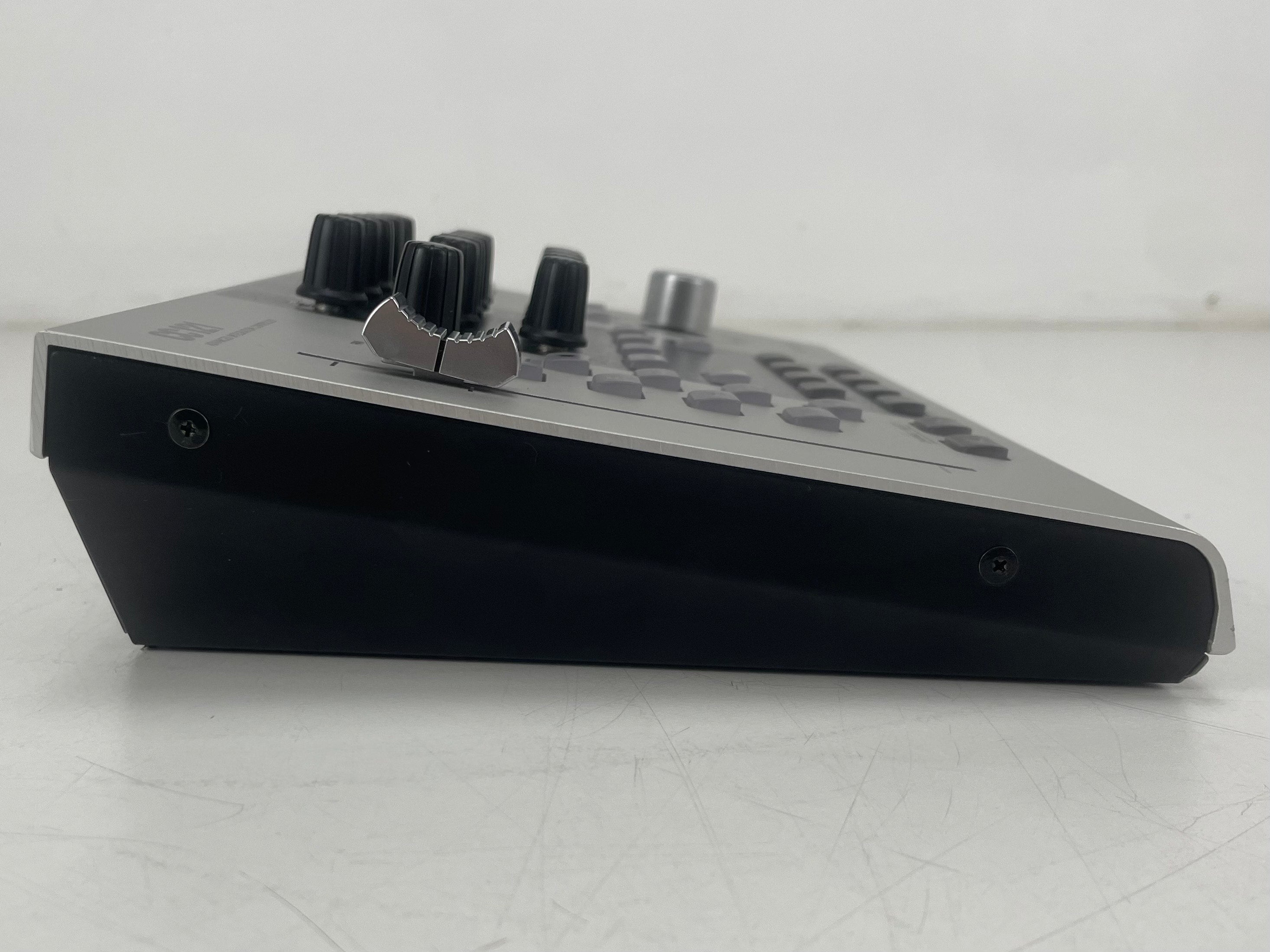 Steinberg CC121 USB DAW-controller – in nieuwstaat