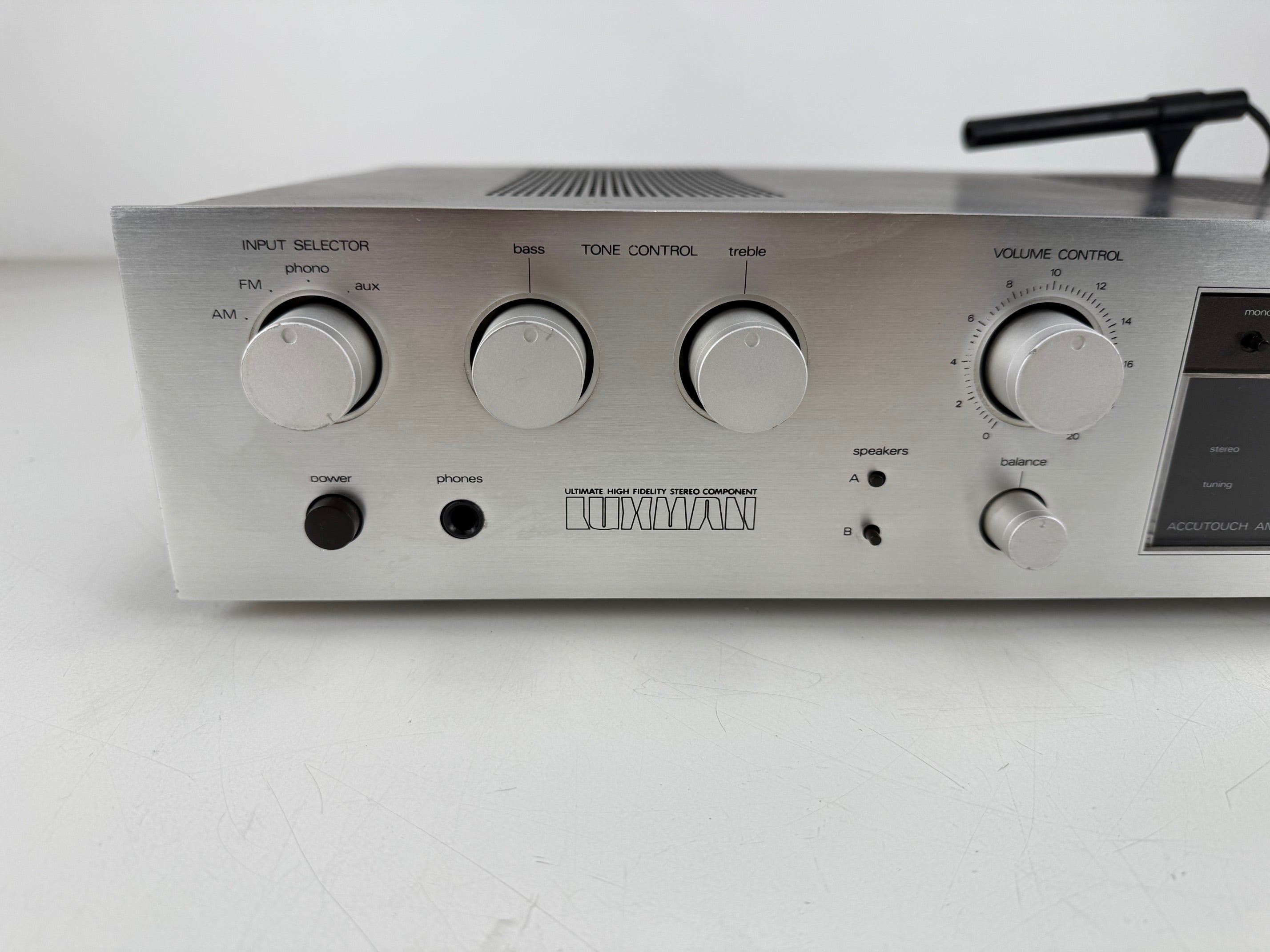 Luxman R-2040 stereo-ontvanger