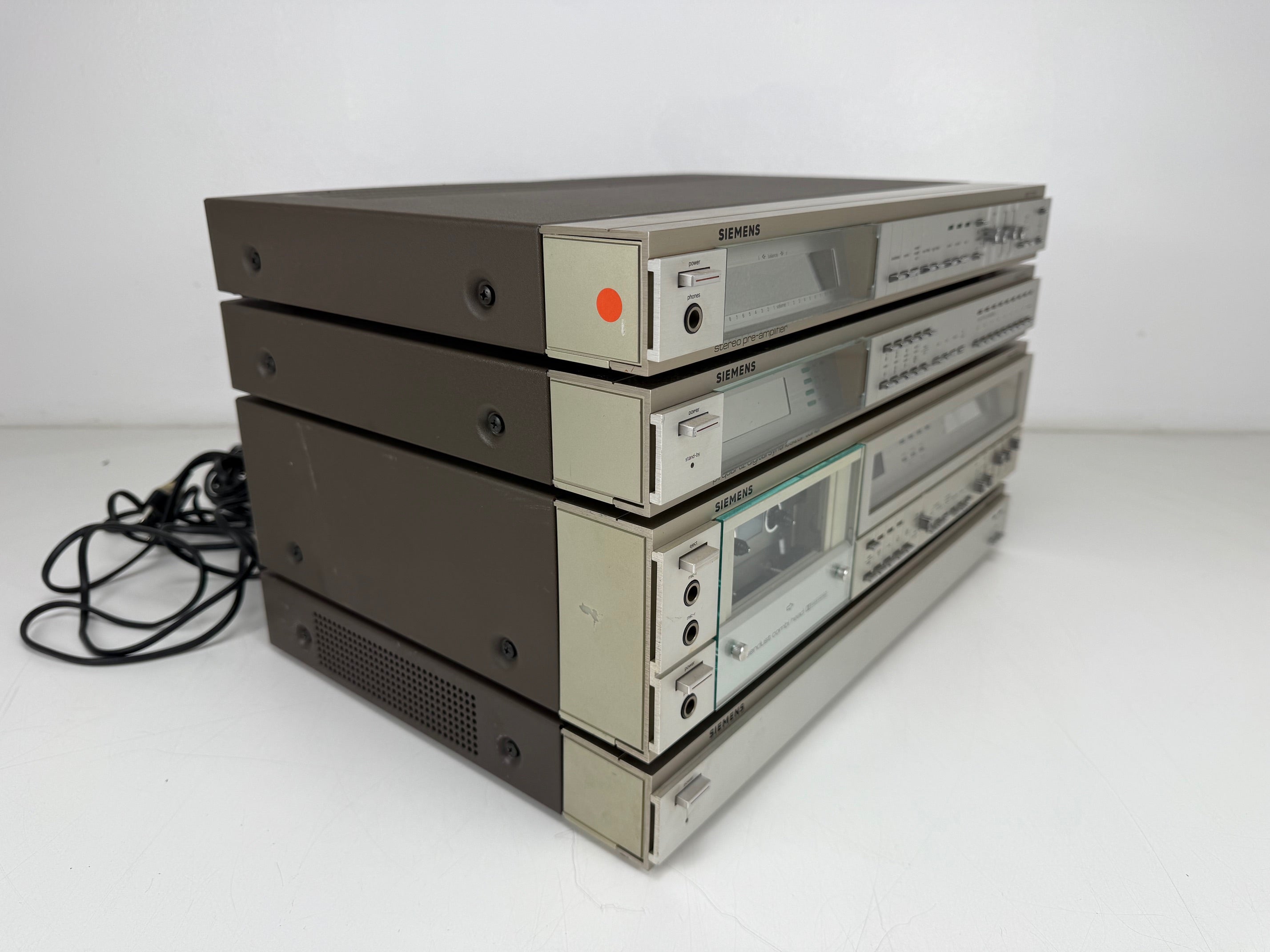 Siemens RP777 Pre-Amp / RH777 Tuner / RC777  Cassette Deck / RE777 Power Amp