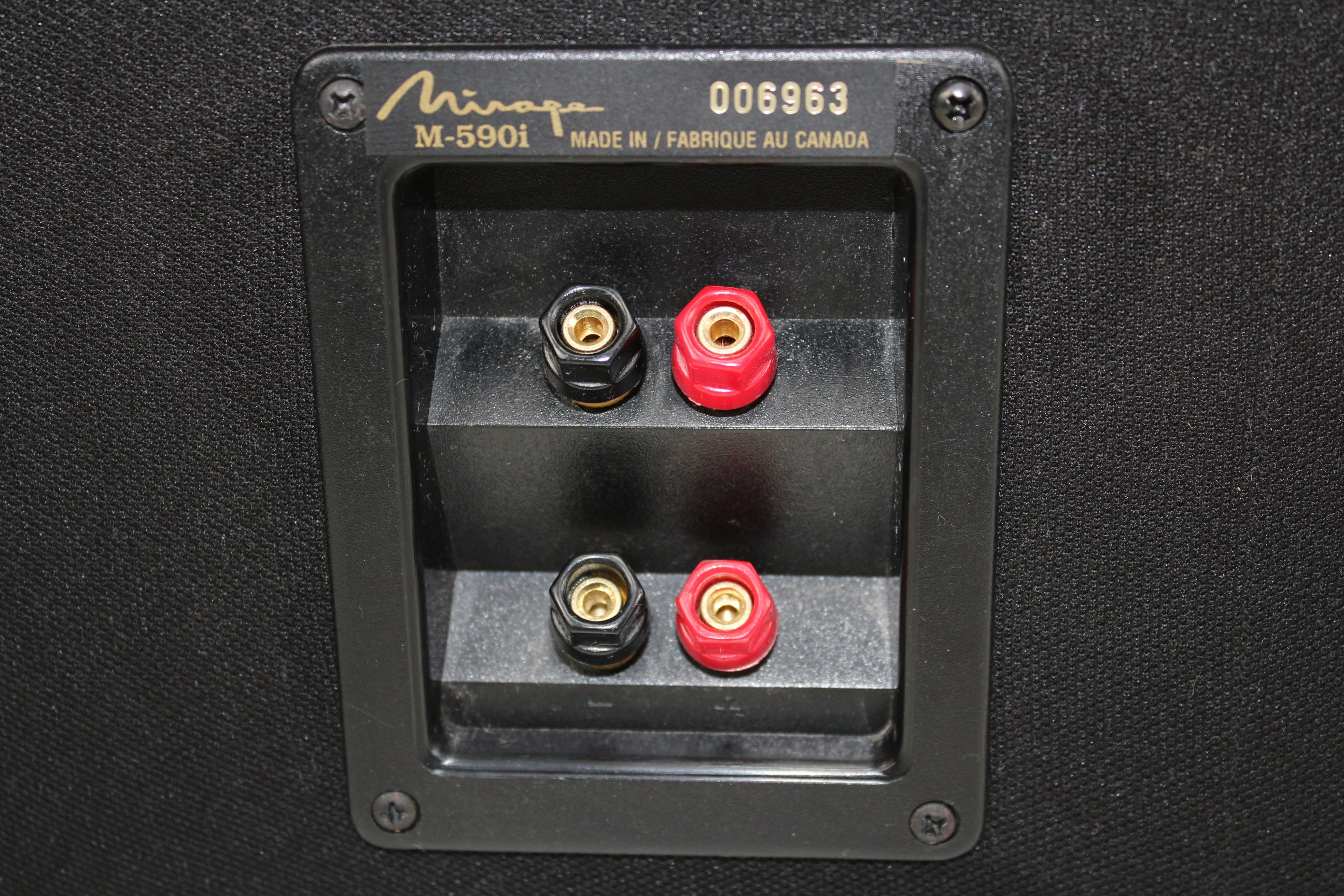 De Mirage M-590i bipolaire luidsprekers - Geweldig geluid en volledig functioneel.