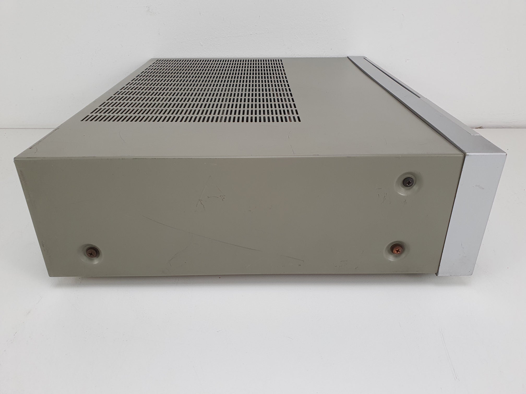 Akai AM-U330 geïntegreerde versterker - 55W 8 ohm - Onderhoud uitgevoerd