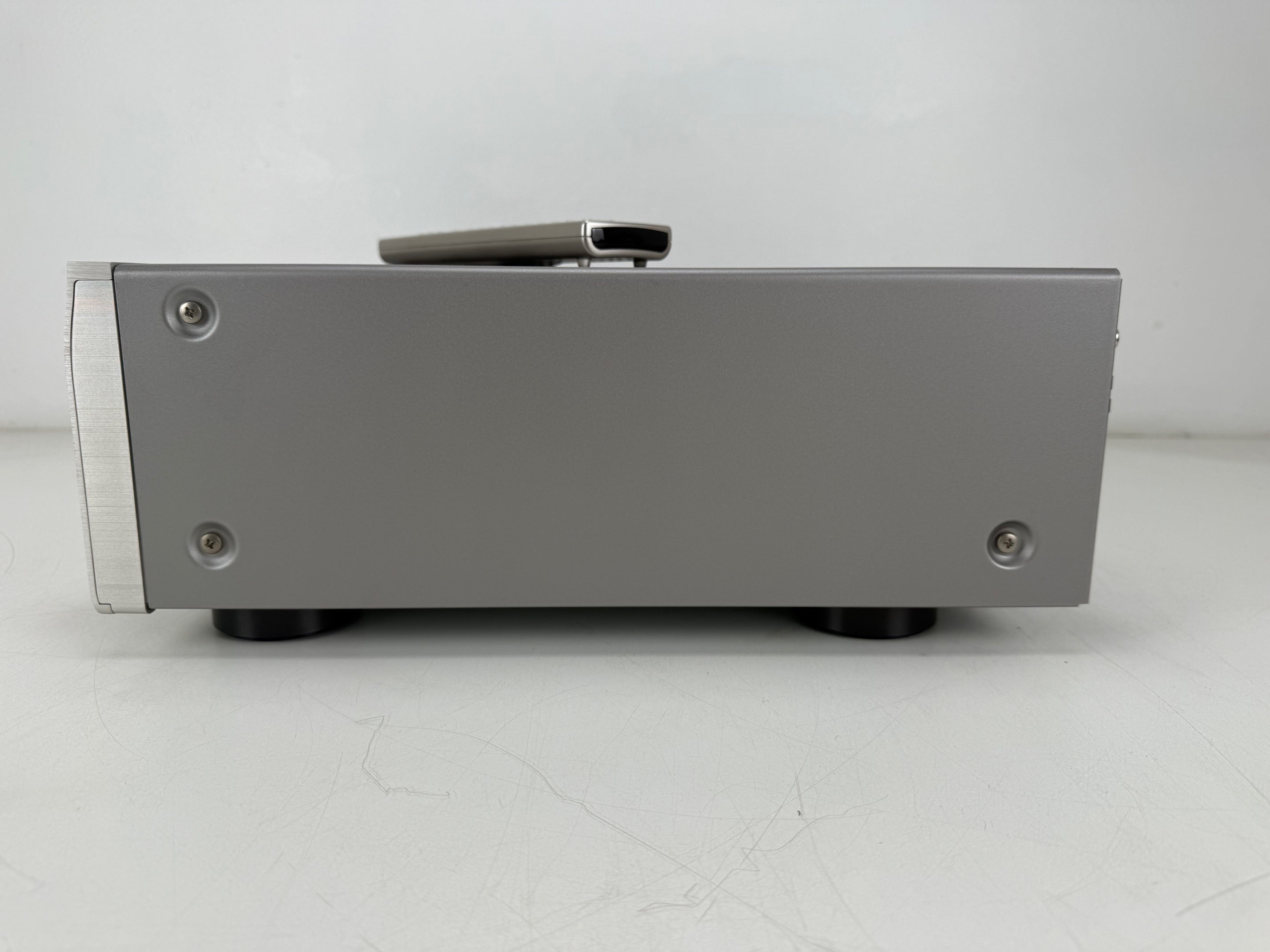 Denon DRA-500AE AM/FM stereo-ontvanger met afstandsbediening