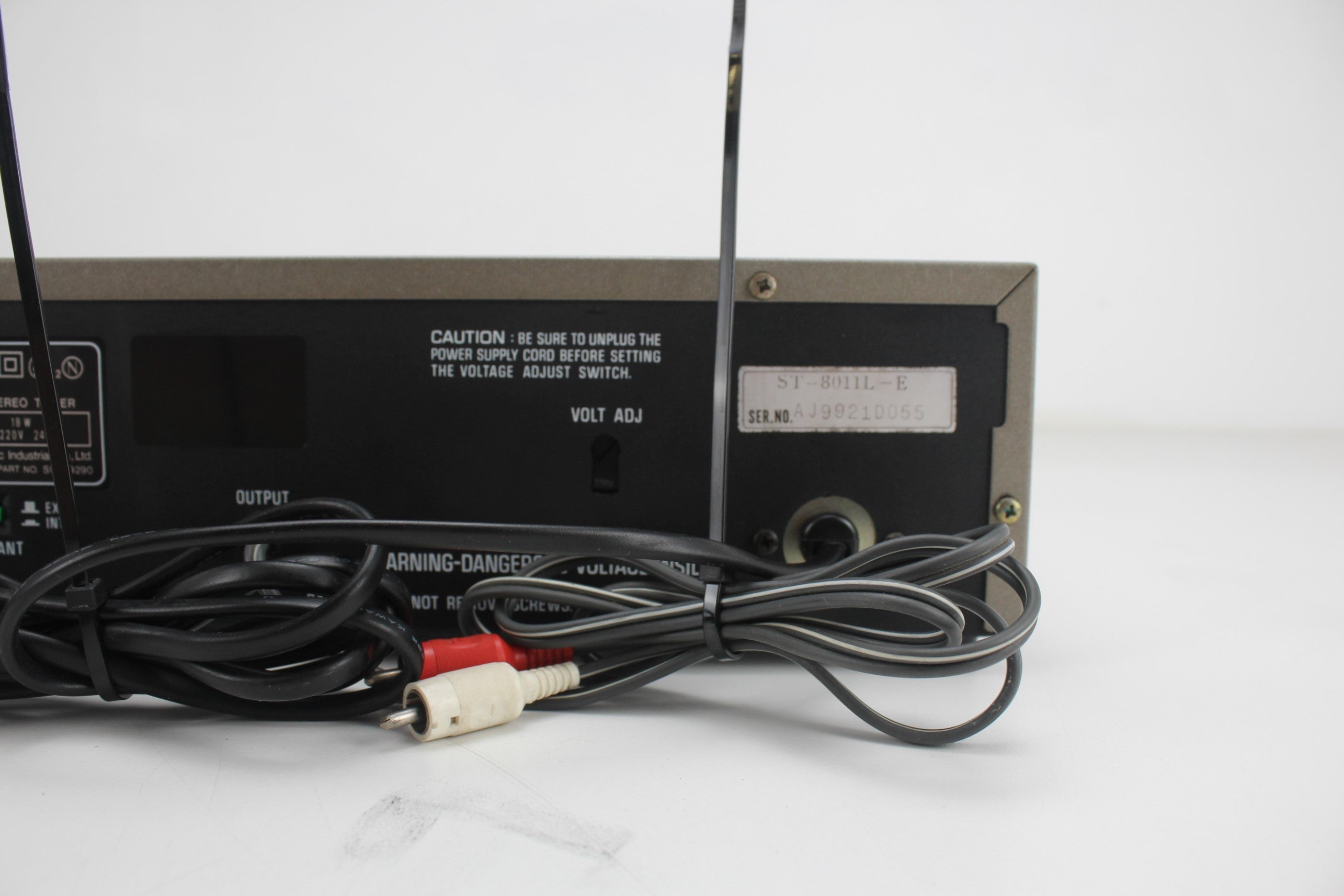 Technics 3-bands stereo tuner ST-8011L