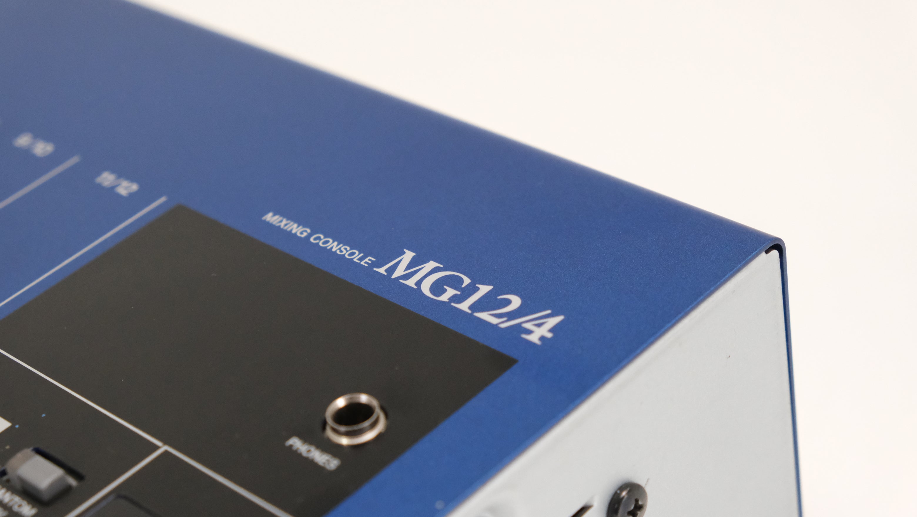 Yamaha MG12/4 - 8 channel Mixer in box