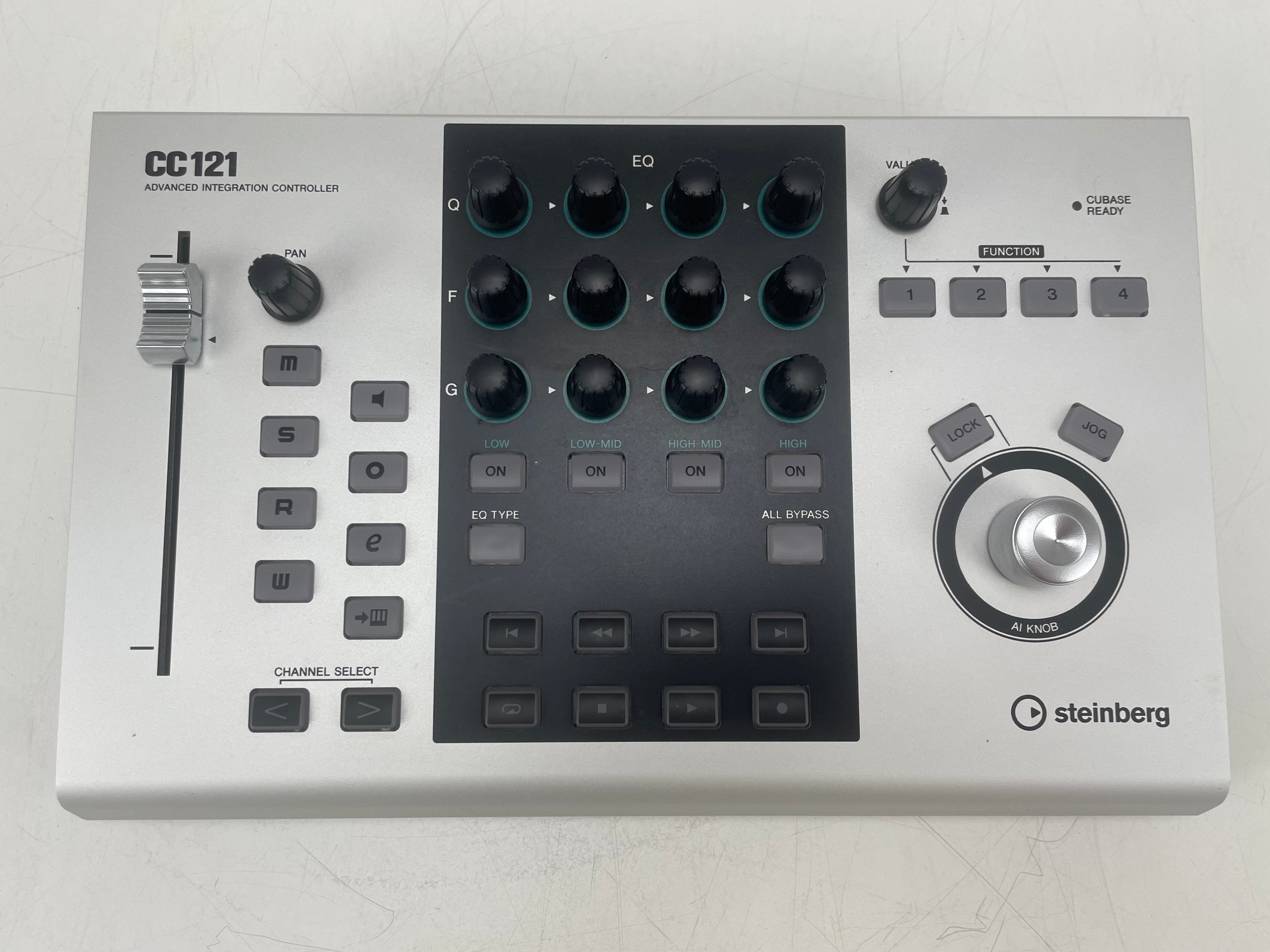 Steinberg CC121 USB DAW-controller – in nieuwstaat