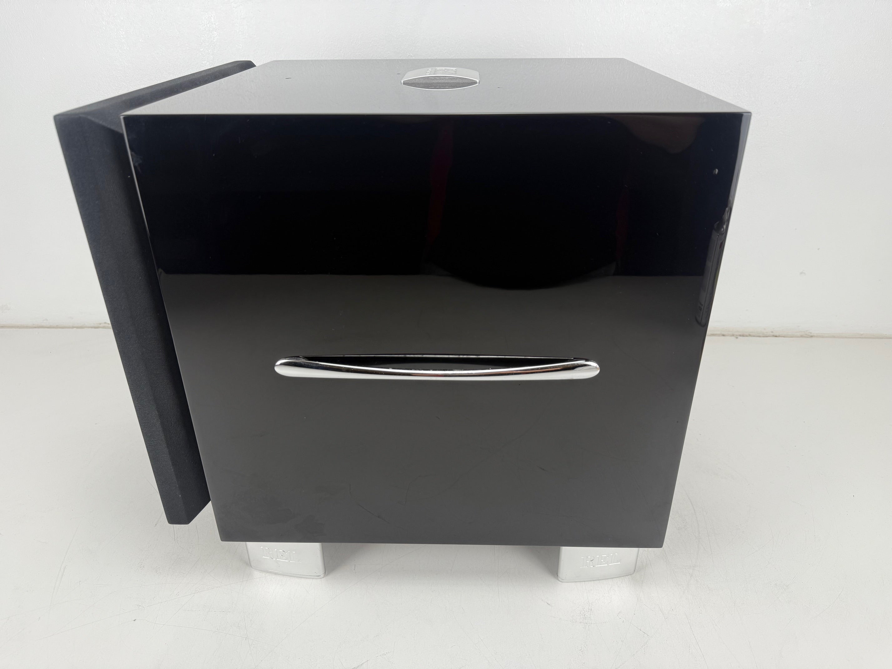 Rel Acoustic LTD S/3 SHO actieve subwoofer met trolley